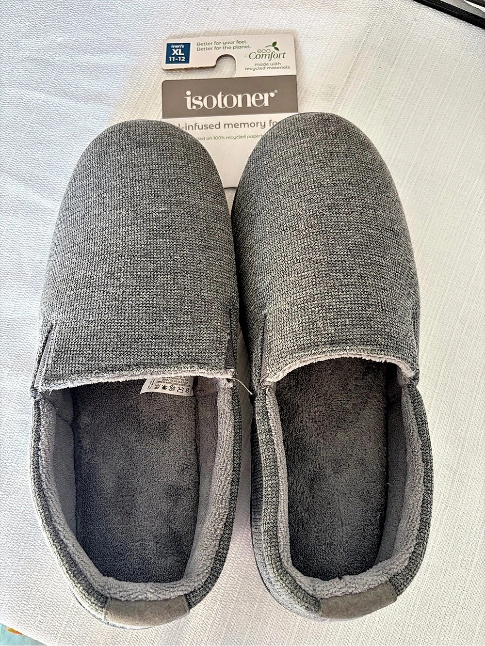 Isotoner men’s gel infused memory foam slippers size XL